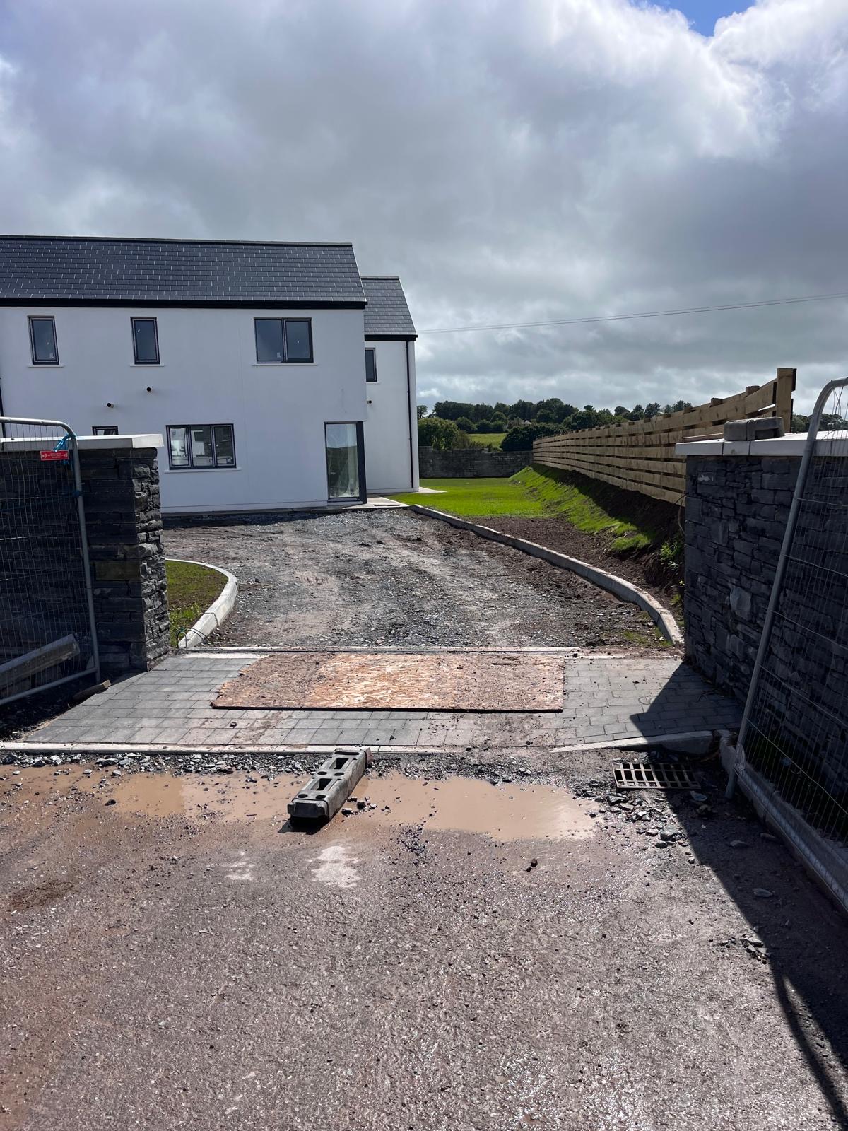 Gravel entrance & driveway piers